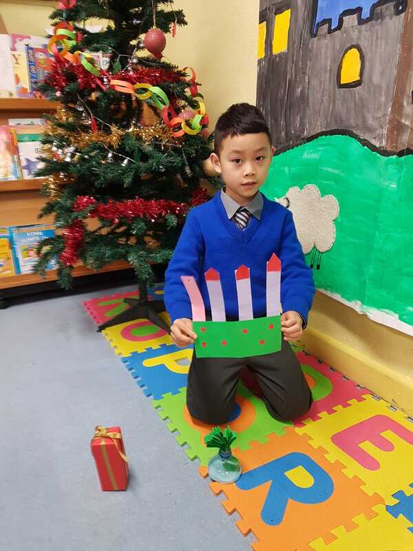 Contribuir cápsula para jugar Christmas Decorations in Mr. O'Dwyer's class - ST.MARY'S JUNIOR  BOYS'/NENAGH COMMUNITY NATIONAL SCHOOL.